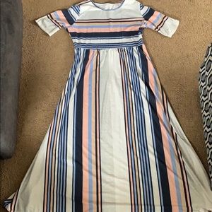 Maxi dress with POCKETS!